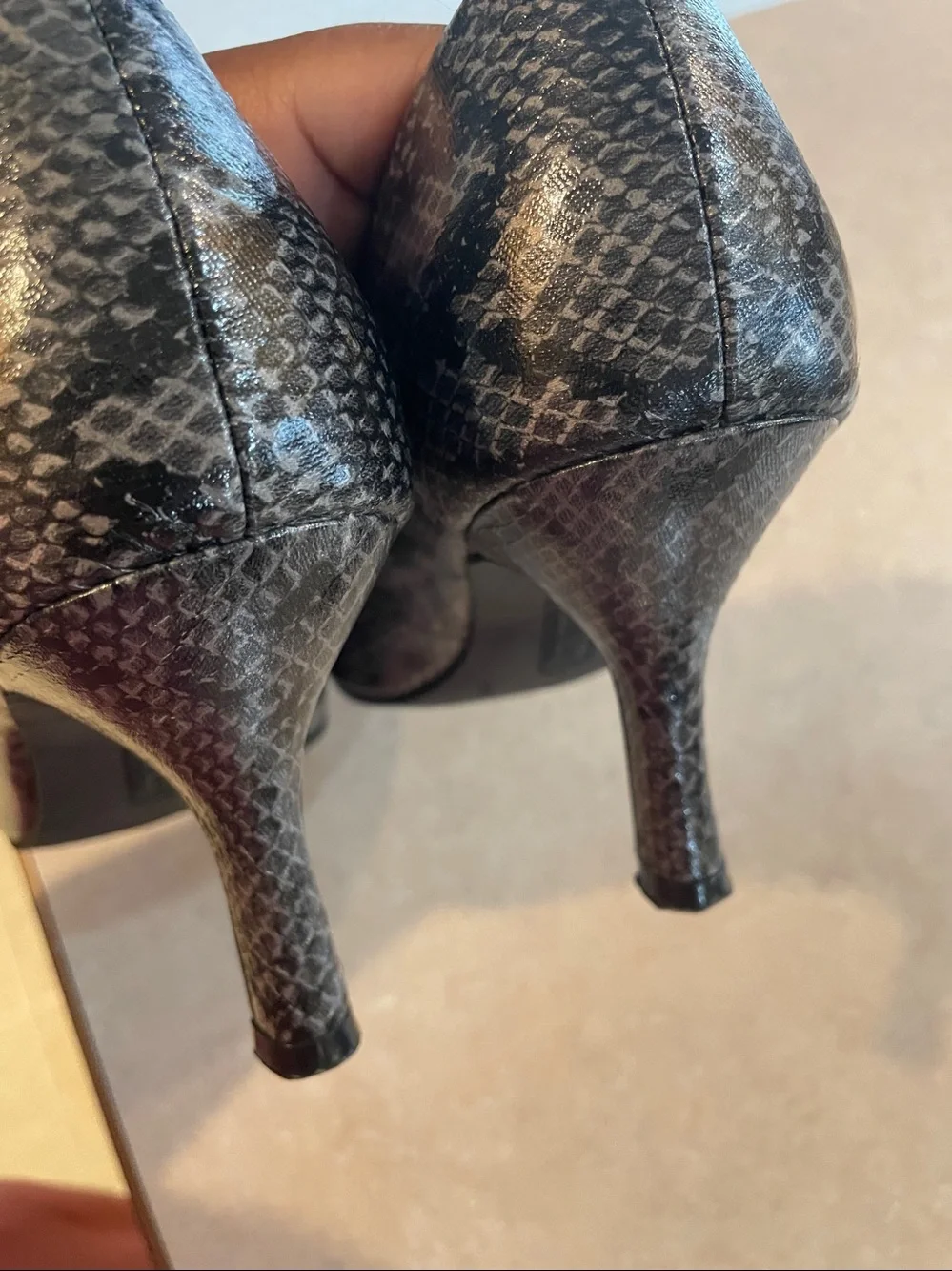 comfort plus by Predictions snake print